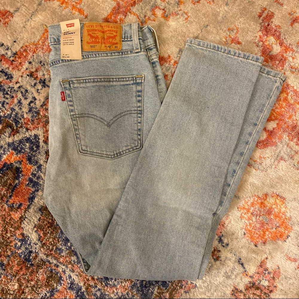 Men’s Levi’s jeans in light wash 👖